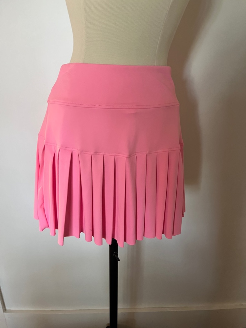 Kyodan Pleated Mini Skirt in Bright Pink